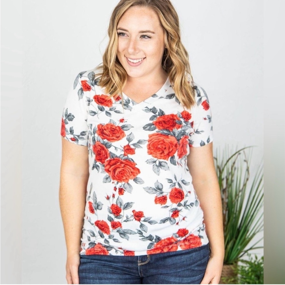 NWT Michelle Mae White Red Floral Print Fitted Tee size XS
